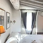 Hakushiki Apartments